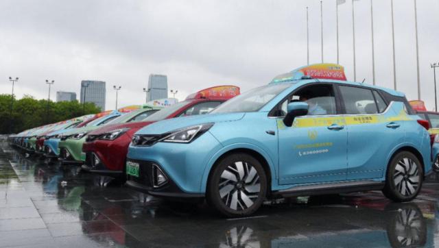 西安、廣州、成都......各地巡游出租車迎來綠色智能新風潮，百姓出行體驗煥然一新